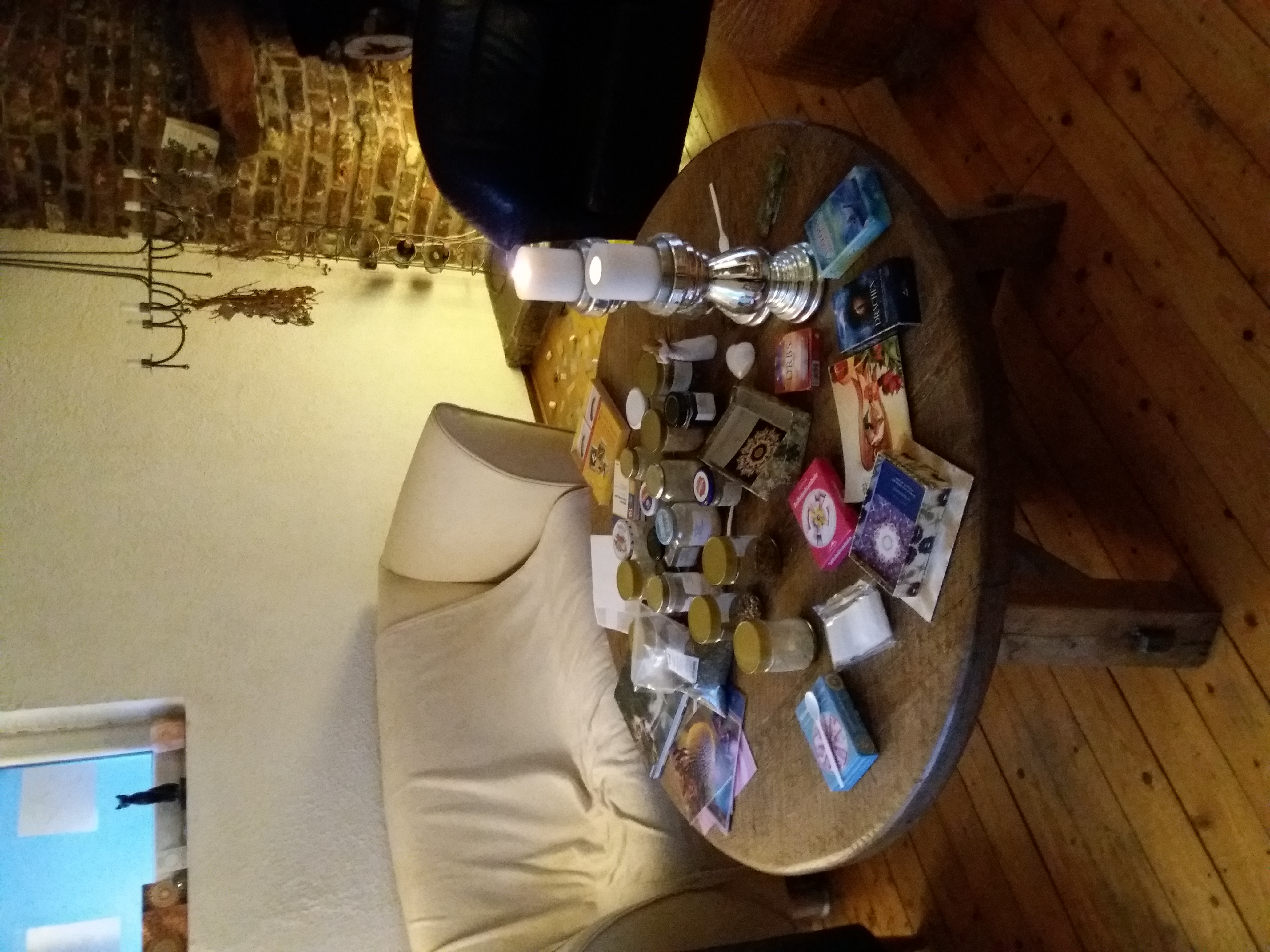 Testmaterial: Räucherwerk, Heilkarten, Lesematerial